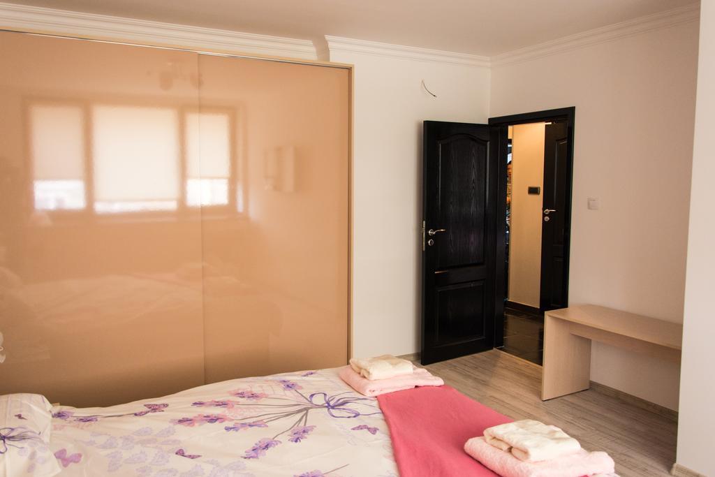 Silver Apartment Бургас Екстериор снимка